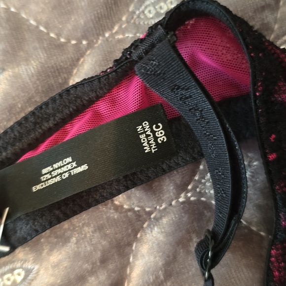 VS Sexy Little Things 36C - Picture 4 of 5